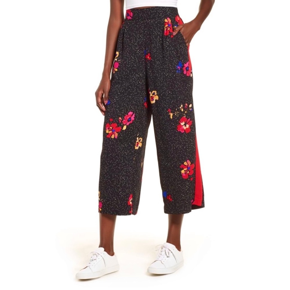 BP Nordstrom Crop Palazzo Pants Medium Floral Side Stripe Vibrant Black Red